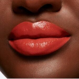 MAC Love Me Liquid Lipcolour Lipstick BRAGGING RIGHTS New in box